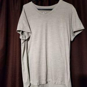 Womens V-neck tee